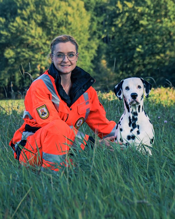 Michelle mit Dalmatiner Kenai